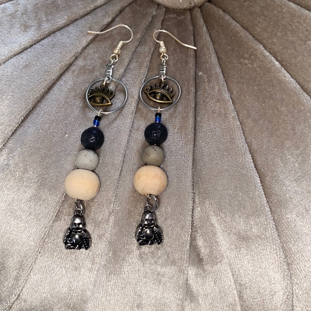 Pair of beautiful neutral earrings!!😊✨